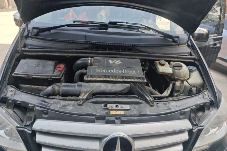 Used Mercedes-Benz Viano 2013 3.5L Haoci version Engine Bay