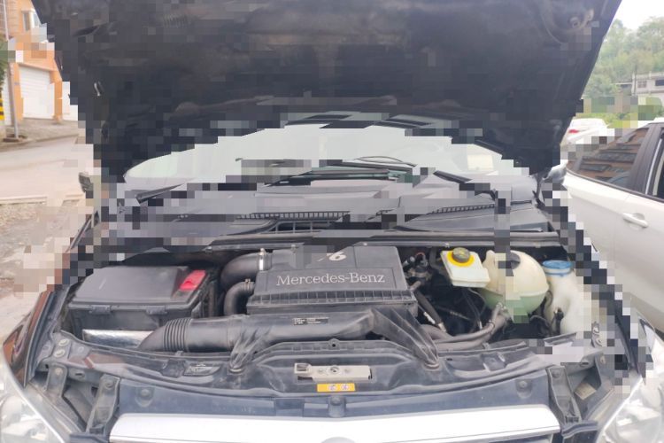 Used Mercedes-Benz Viano 2013 3.0L Hospitality Edition Engine Bay
