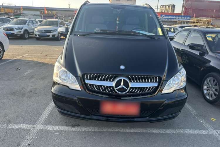 Used Mercedes-Benz Viano 2013 3.0L Comfort Edition Exterior 1