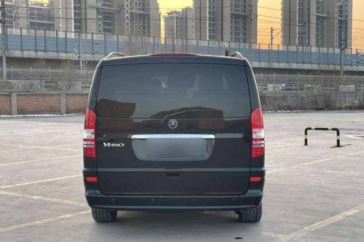 Used Mercedes-Benz Viano 2013 3.0L Navigator Edition Exterior 2