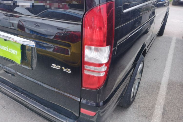 Used Mercedes-Benz Viano 2013 3.0L Comfort Edition Exterior 2