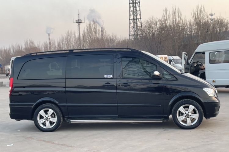 Used Mercedes-Benz Viano 2013 3.0L Navigator Edition Exterior 3