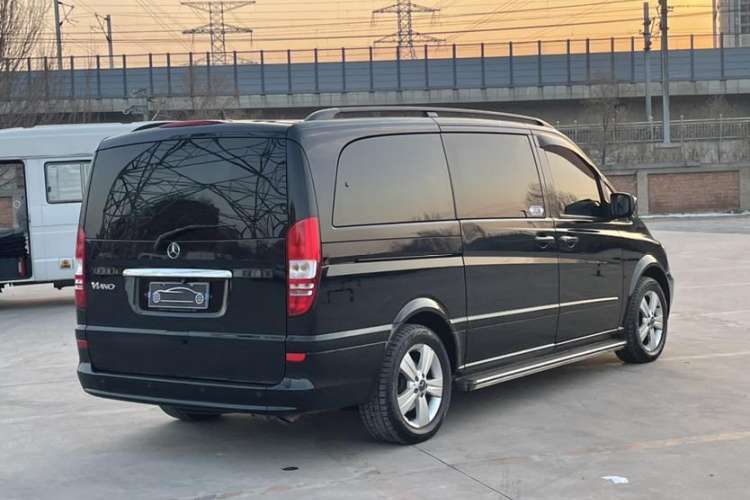 Used Mercedes-Benz Viano 2013 3.0L Navigator Edition Exterior 6
