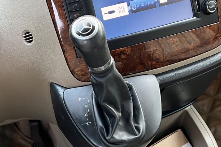 Used Mercedes-Benz Viano 2013 3.5L Haoci version Exterior 6