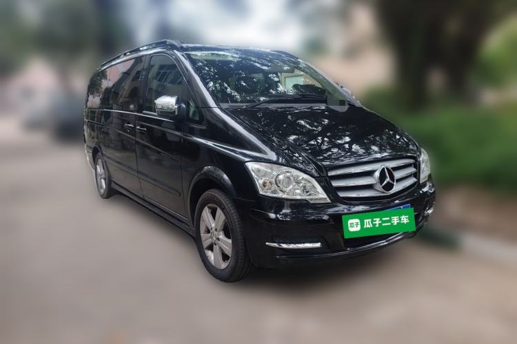 Used Mercedes-Benz Viano 2013 3.0L Navigator Edition Front Right 45 Deg