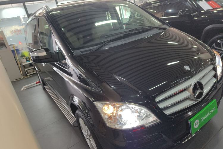 Used Mercedes-Benz Viano 2013 3.0L Navigator Edition Front Right 45 Deg