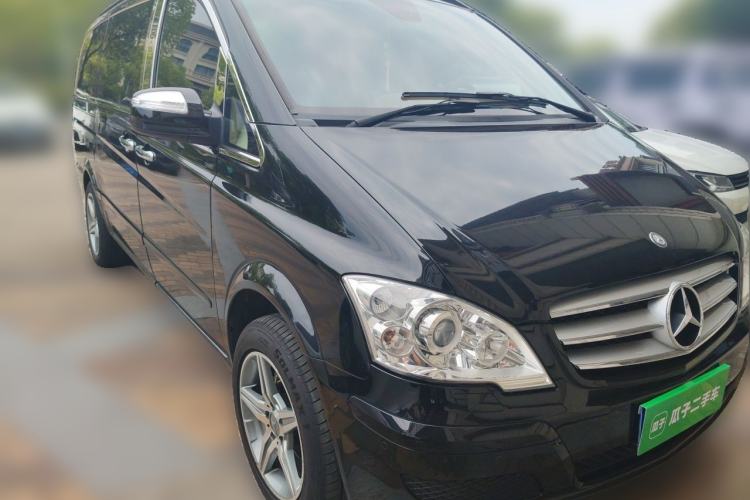 Used Mercedes-Benz Viano 2013 3.0L Navigator Edition Front Right 45 Deg
