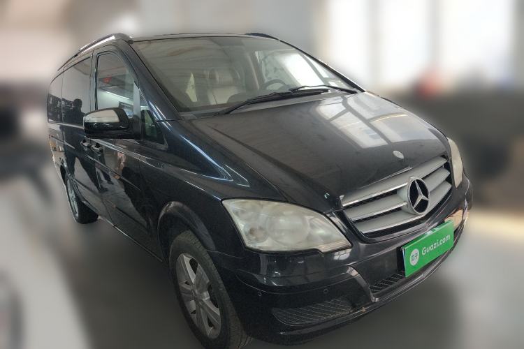 Used Mercedes-Benz Viano 2013 3.0L Hospitality Edition Front Right 45 Deg