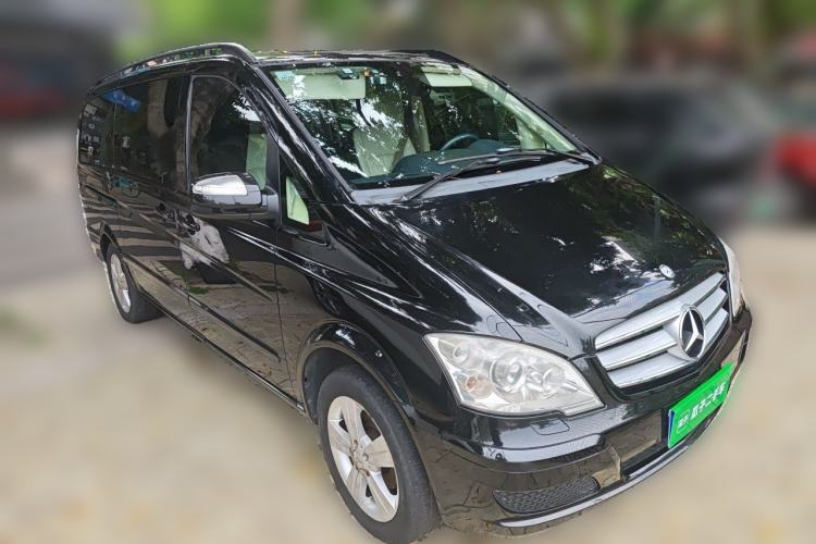 Used Mercedes-Benz Viano 2013 3.0L Navigator Edition Front Right 45 Deg