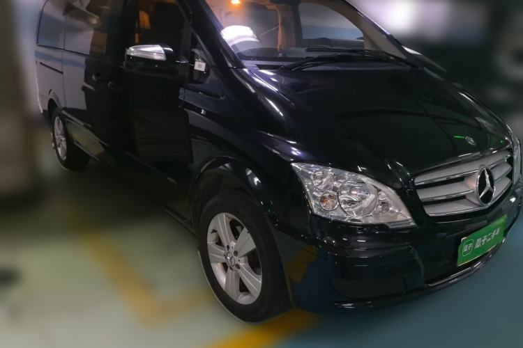 Used Mercedes-Benz Viano 2013 3.0L Comfort Edition Front Right 45 Deg