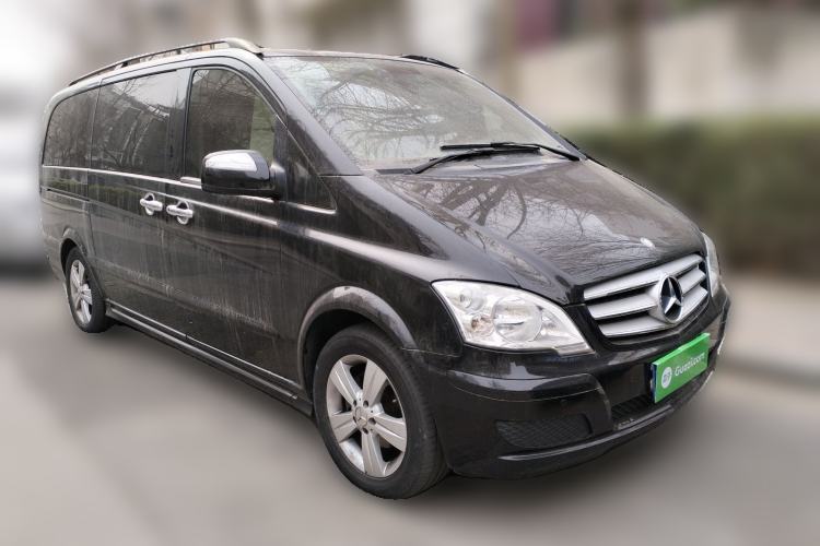 Used Mercedes-Benz Viano 2013 3.0L Hospitality Edition Front Right 45 Deg