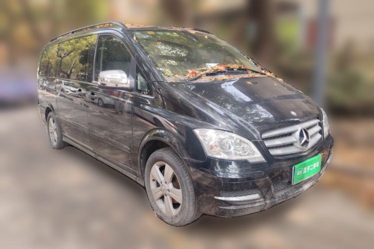 Used Mercedes-Benz Viano 2013 3.0L Navigator Edition Front Right 45 Deg