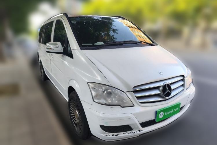 Used Mercedes-Benz Viano 2013 3.0L Navigator Edition Front Right 45 Deg