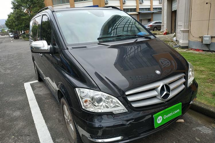 Used Mercedes-Benz Viano 2013 3.0L Navigator Edition Front Right 45 Deg