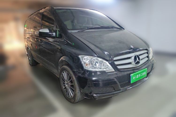 Used Mercedes-Benz Viano 2013 3.0L Navigator Edition Front Right 45 Deg