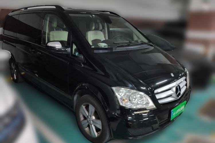 Used Mercedes-Benz Viano 2013 3.0L Navigator Edition Front Right 45 Deg