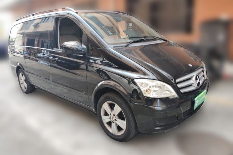 Used Mercedes-Benz Viano 2013 3.0L Hospitality Edition Front Right 45 Deg