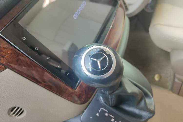 Used Mercedes-Benz Viano 2013 3.0L Comfort Edition Gear Lever