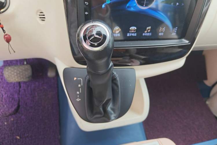 Used Mercedes-Benz Viano 2013 3.0L Comfort Edition Gear Lever