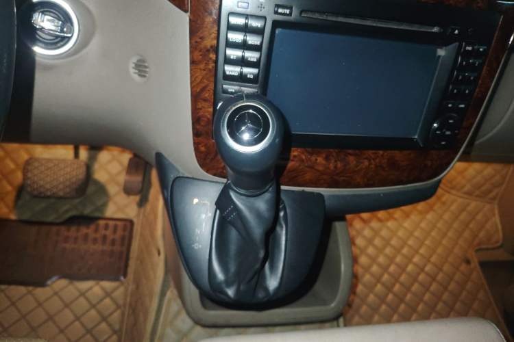 Used Mercedes-Benz Viano 2013 3.0L Comfort Edition Gear Lever
