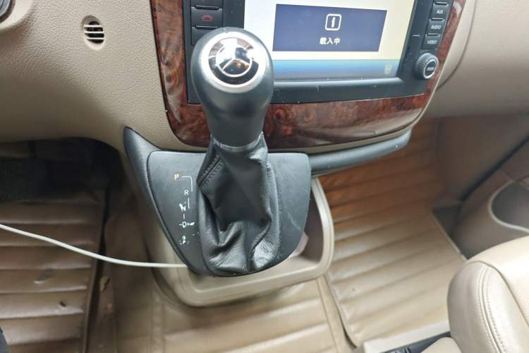 Used Mercedes-Benz Viano 2013 3.0L Navigator Edition Gear Lever