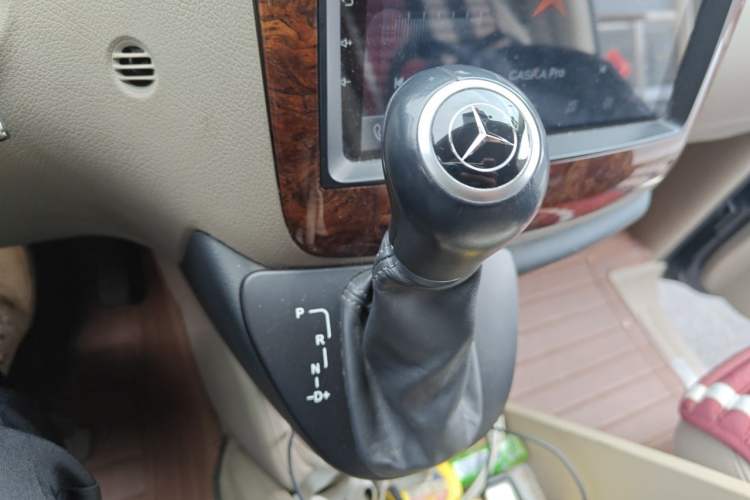 Used Mercedes-Benz Viano 2013 3.0L Comfort Edition Gear Lever
