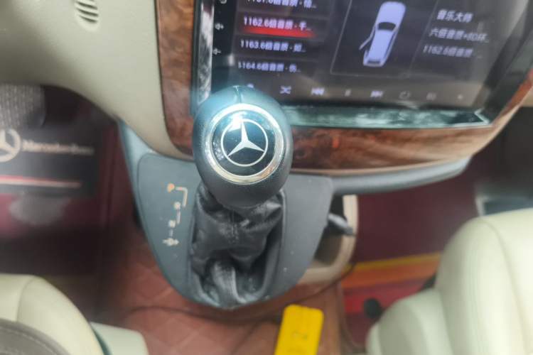 Used Mercedes-Benz Viano 2013 3.0L Comfort Edition Gear Lever