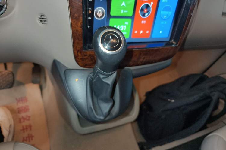 Used Mercedes-Benz Viano 2013 3.0L Hospitality Edition Gear Lever