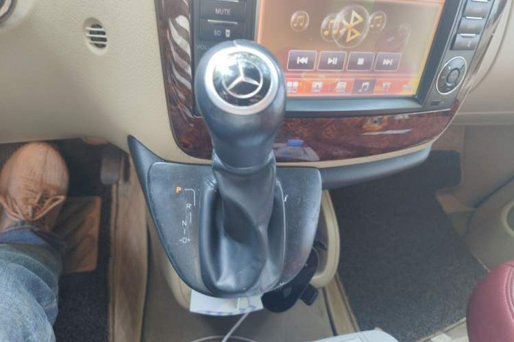 Used Mercedes-Benz Viano 2013 3.0L Comfort Edition Gear Lever