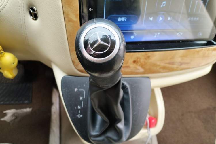 Used Mercedes-Benz Viano 2013 3.0L Hospitality Edition Gear Lever