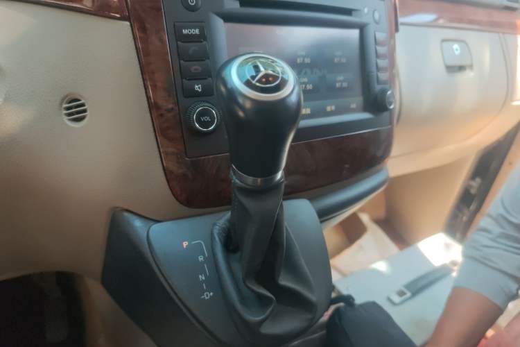 Used Mercedes-Benz Viano 2013 3.0L Navigator Edition Gear Lever