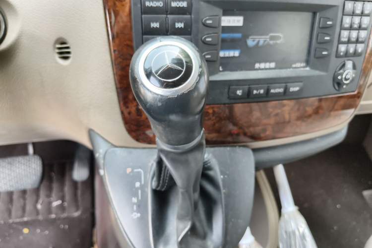 Used Mercedes-Benz Viano 2013 3.0L Comfort Edition Gear Lever