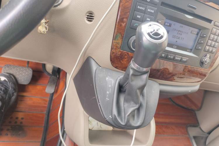 Used Mercedes-Benz Viano 2013 3.0L Hospitality Edition Gear Lever