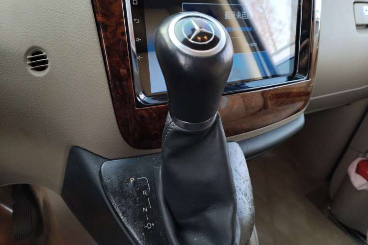 Used Mercedes-Benz Viano 2013 3.0L Comfort Edition Gear Lever