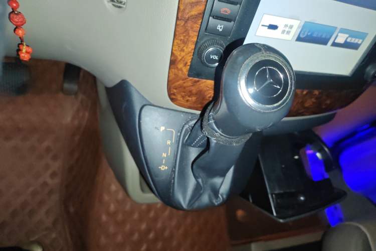 Used Mercedes-Benz Viano 2013 3.0L Navigator Edition Gear Lever
