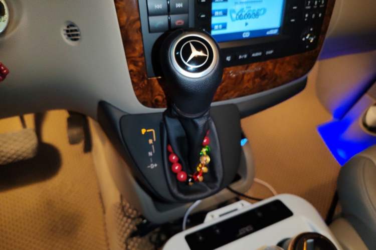 Used Mercedes-Benz Viano 2013 3.0L Comfort Edition Gear Lever