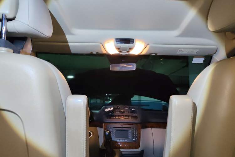 Used Mercedes-Benz Viano 2013 3.0L Comfort Edition Headliner