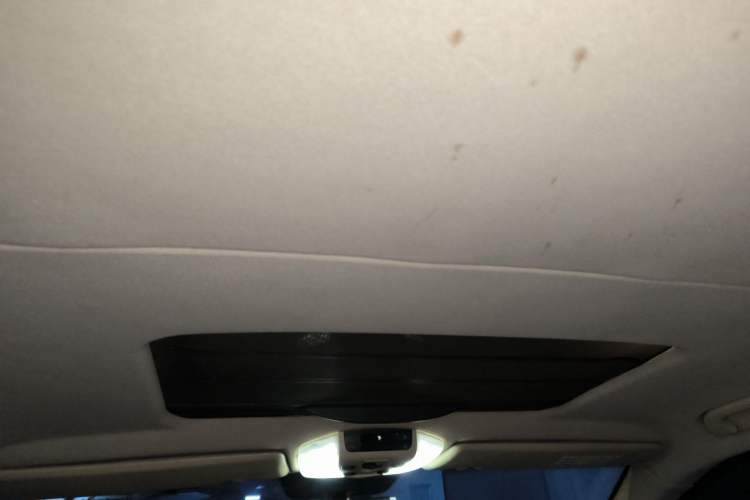 Used Mercedes-Benz Viano 2013 3.0L Comfort Edition Headliner