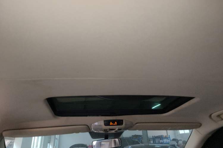 Used Mercedes-Benz Viano 2013 3.0L Hospitality Edition Headliner