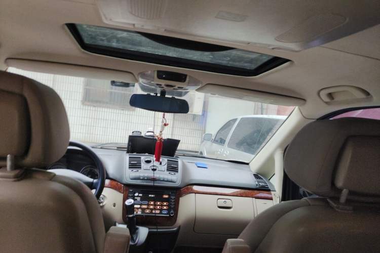 Used Mercedes-Benz Viano 2013 3.0L Comfort Edition Headliner