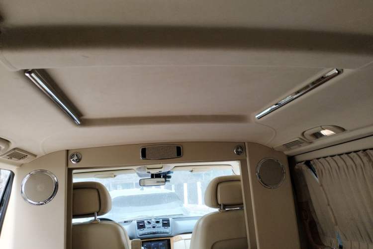 Used Mercedes-Benz Viano 2013 3.0L Hospitality Edition Headliner