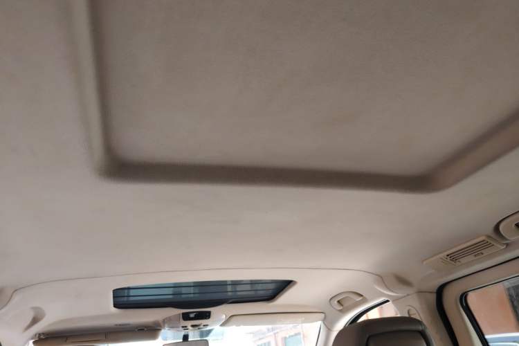 Used Mercedes-Benz Viano 2013 3.0L Hospitality Edition Headliner