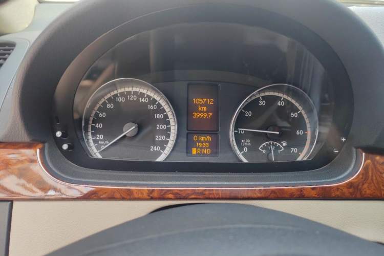 Used Mercedes-Benz Viano 2013 3.0L Comfort Edition Instrument Cluster