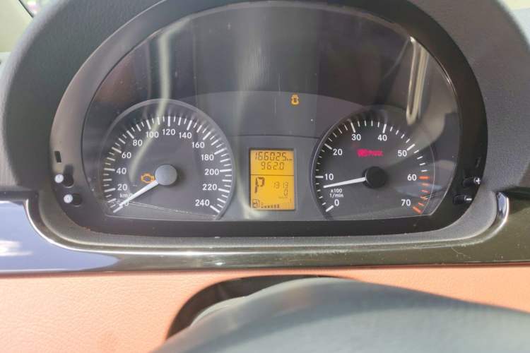 Used Mercedes-Benz Viano 2013 3.0L Navigator Edition Instrument Cluster