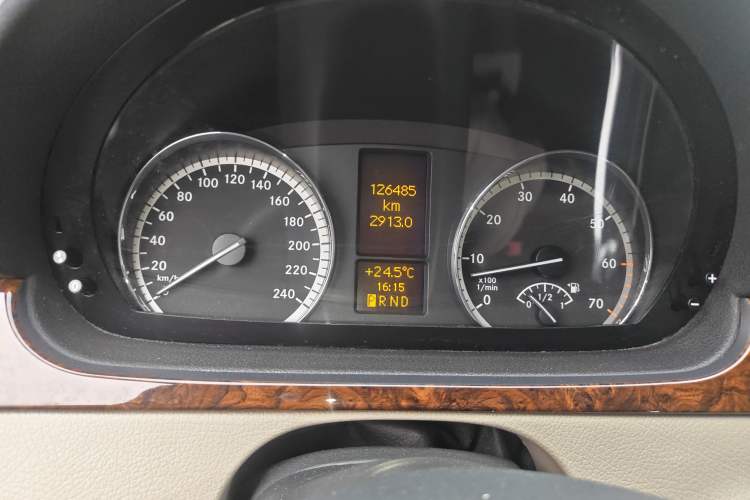 Used Mercedes-Benz Viano 2013 3.0L Comfort Edition Instrument Cluster
