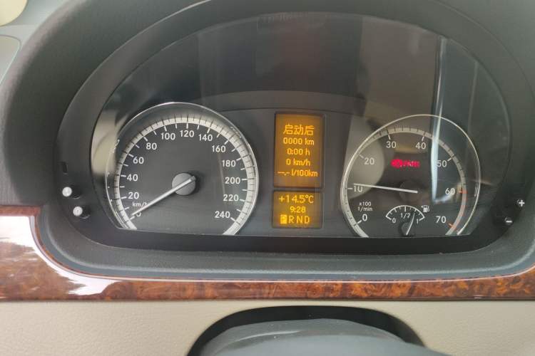 Used Mercedes-Benz Viano 2013 3.0L Comfort Edition Instrument Cluster