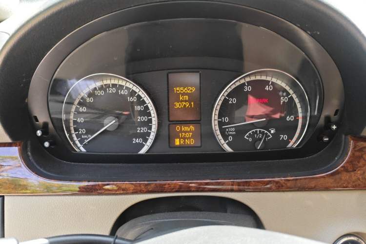 Used Mercedes-Benz Viano 2013 3.5L Haoci version Instrument Cluster