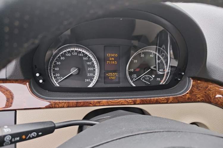 Used Mercedes-Benz Viano 2013 3.0L Navigator Edition Instrument Cluster