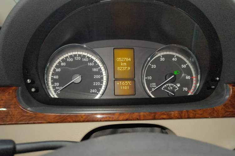 Used Mercedes-Benz Viano 2013 3.0L Navigator Edition Instrument Cluster