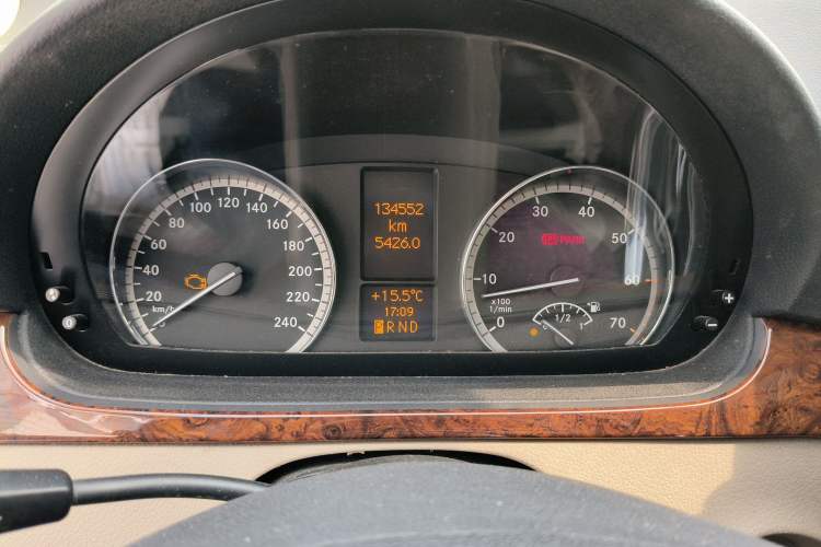 Used Mercedes-Benz Viano 2013 3.5L Haoci version Instrument Cluster